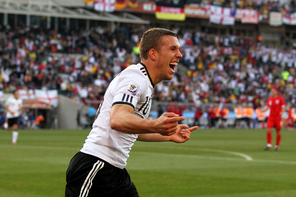 Radość Lukasa Podolskiego po golu zdobytym w meczu z Anglią (27 czerwca 2010 r.)