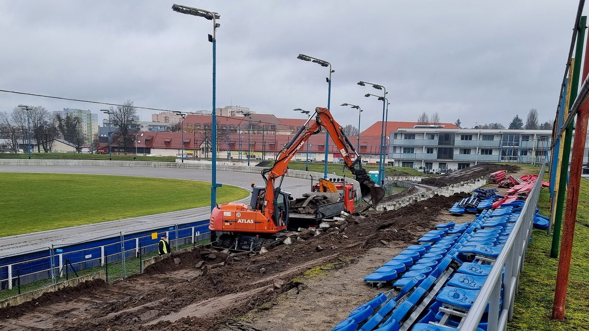 Stadion żużlowy w Pile przechodzi remont (fot. Urząd Miasta)