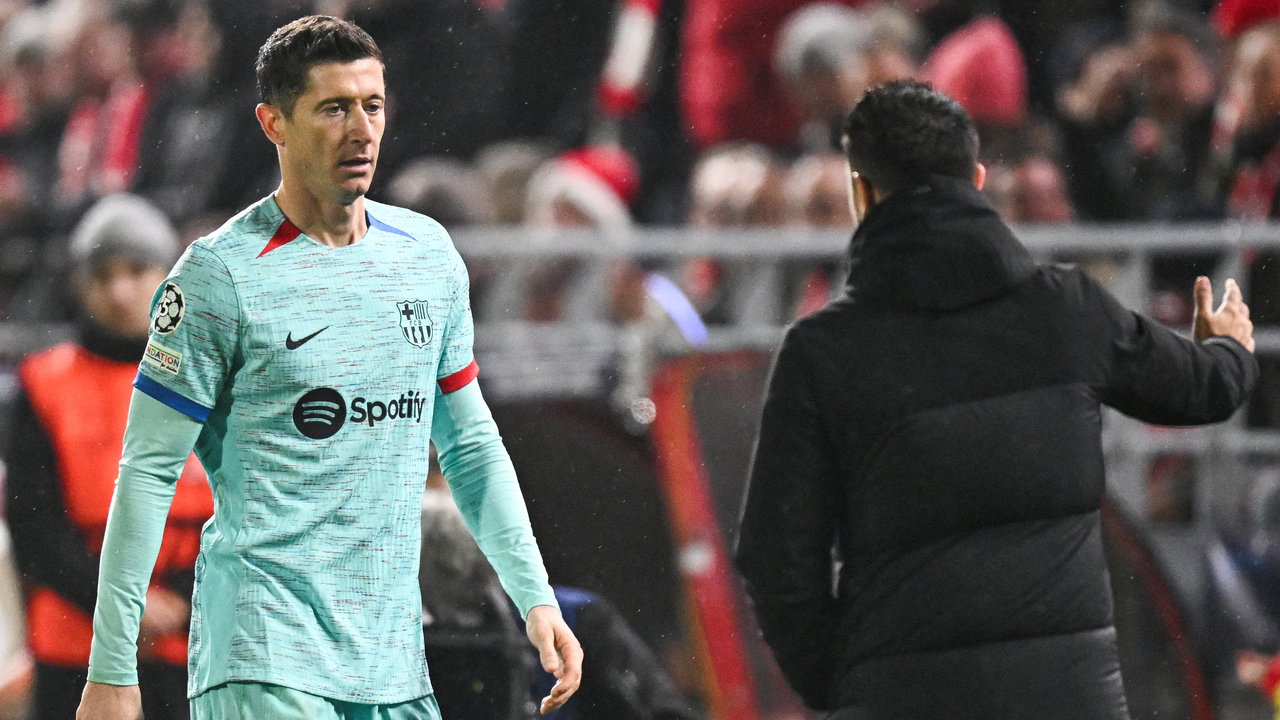 Robert Lewandowski już płakać nie musi. Barcelona strzeliła sobie w stopę