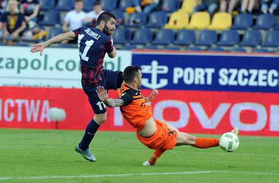 PIŁKA NOŻNA EKSTRAKLASA POGOŃ SZCZECIN - KGHM ZAGŁĘBIE  (Vladimir Dvalishvili Lubomír Guldan )