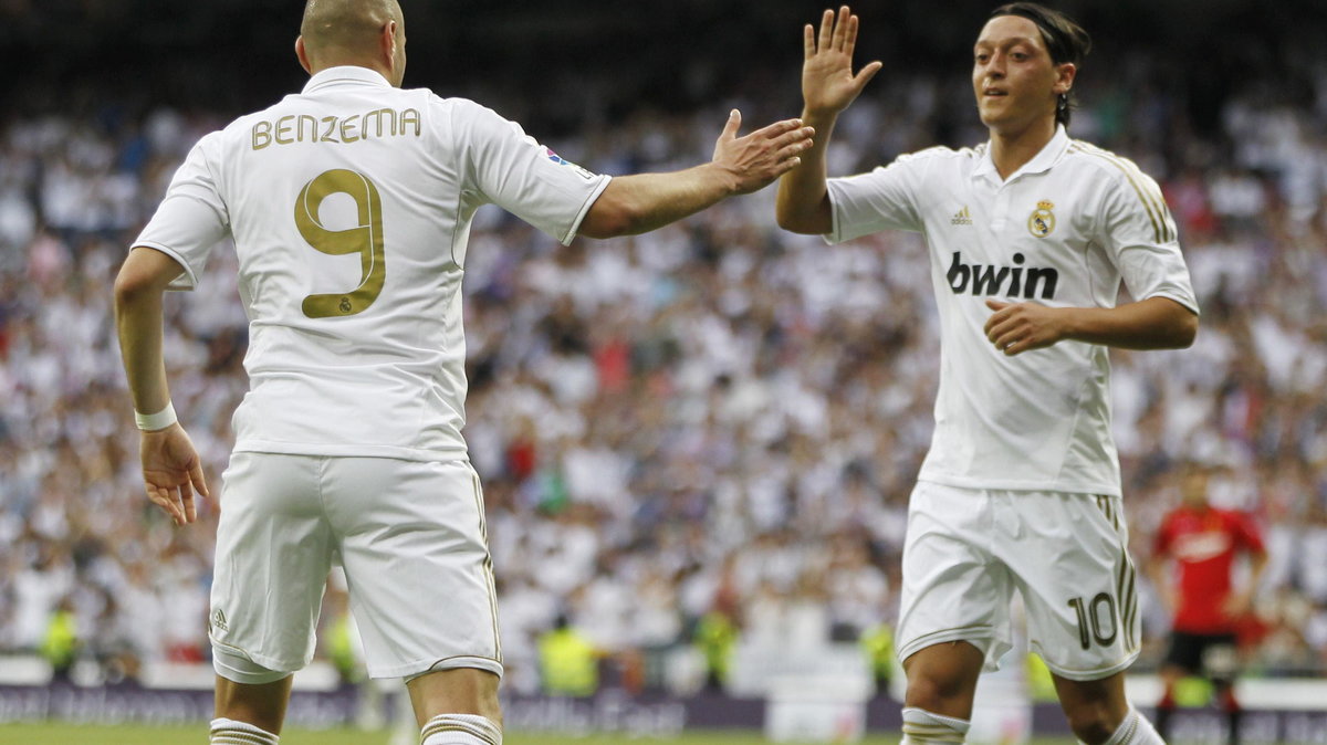 Mesut Oezil (P) i Karim Benzema