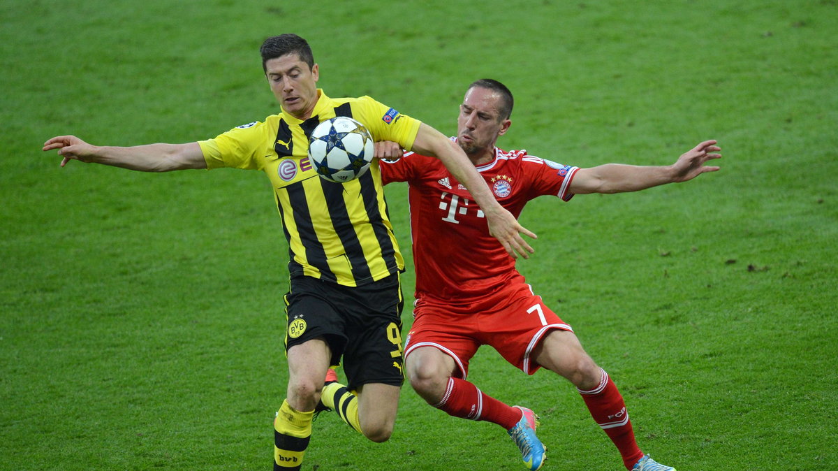 Robert Lewandowski (L)