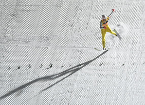 SKI-JUMPING-FOUR-HILLS