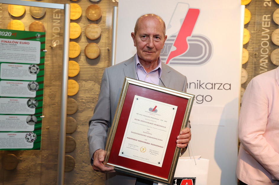 Włodzimierz Szaranowicz podczas wręczenia nagród dla Dziennikarzy Stulecia