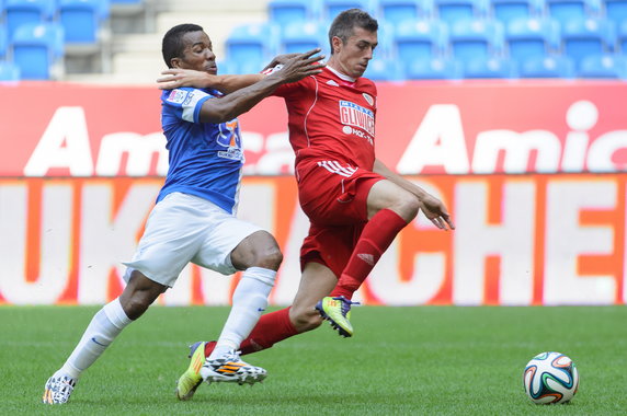 PIŁKA NOŻNA EKSTRAKLASA LECH POZNAŃ PIAST GLIWICE (Luis Henriquez Łukasz Hanzel )