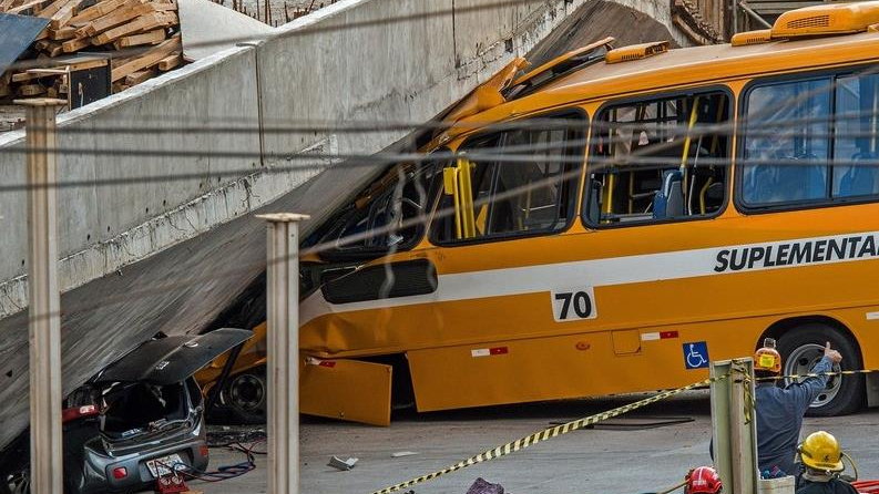 Tragedia w Belo Horizonte, zawalił się wiadukt są zabici i ranni!