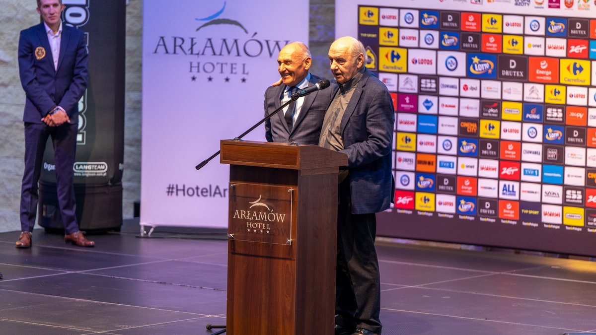Czesław Lang (po lewej) oraz Antoni Kubicki, właściciel i prezes zarządu Hotel Arłamów