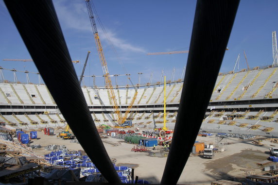 PIŁKA NOŻNA DWA LATA BUDOWY STADIONU NARODOWEGO W WARSZAWIE