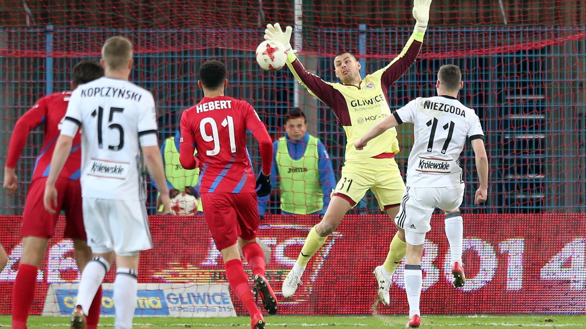 Pilka nozna. Ekstraklasa. Piast Gliwice - Legia Warszawa. 12.12.2017