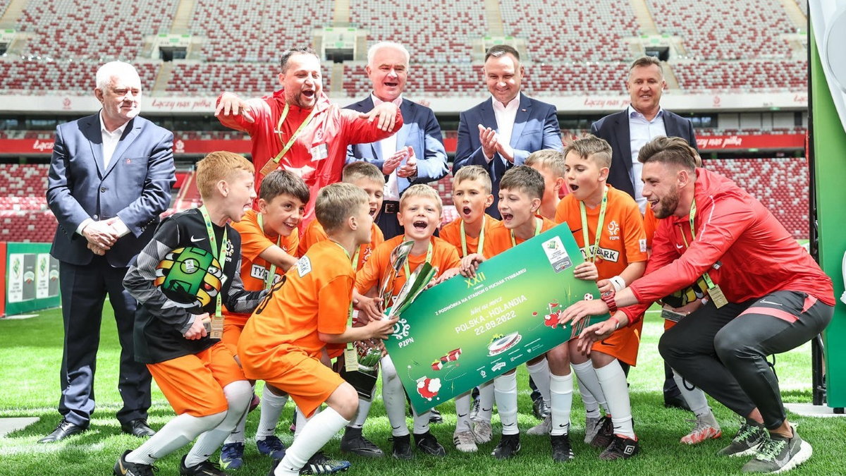 Laureaci turnieju "Z Podwórka na Stadion o Puchar Tymbarku"