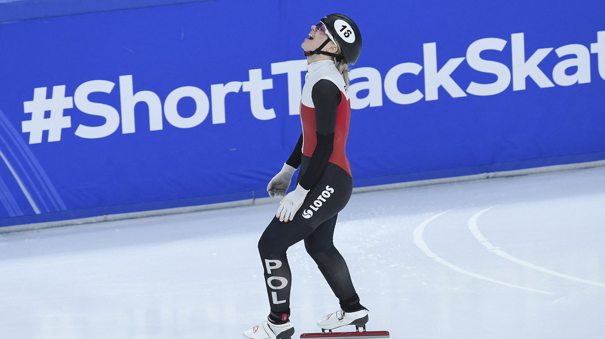 Natalia Maliszewska i jej radość po wygranej w zawodach PŚ w short tracku w Pekinie