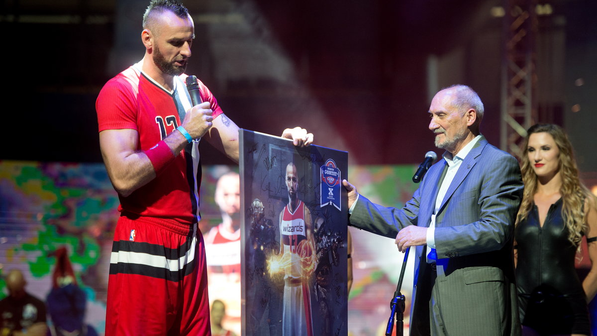 Antoni Macierewicz i Marcin Gortat 