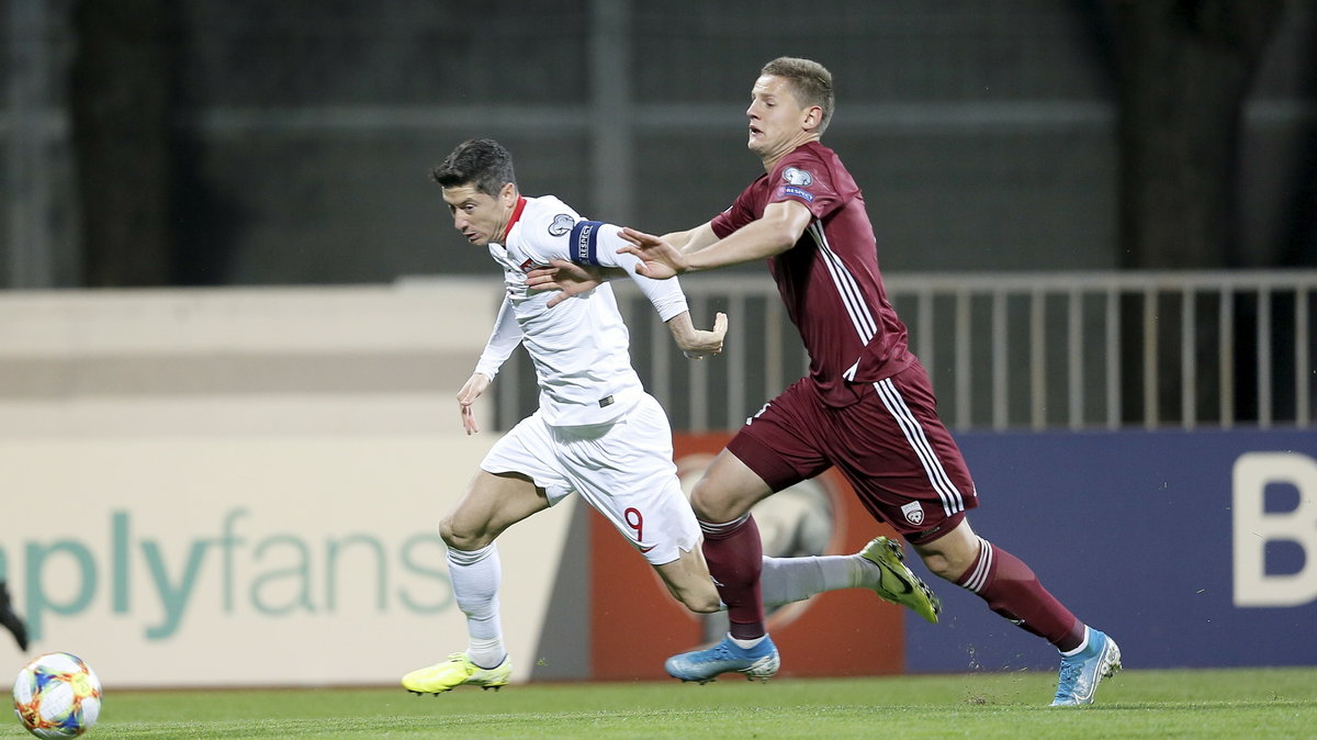 Robert Lewandowski (L)