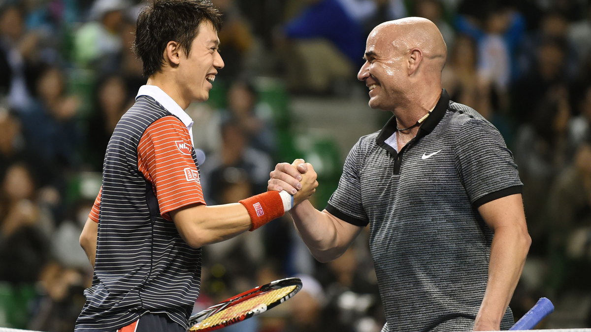 Kei Nishikori (L) i Andre Agassi