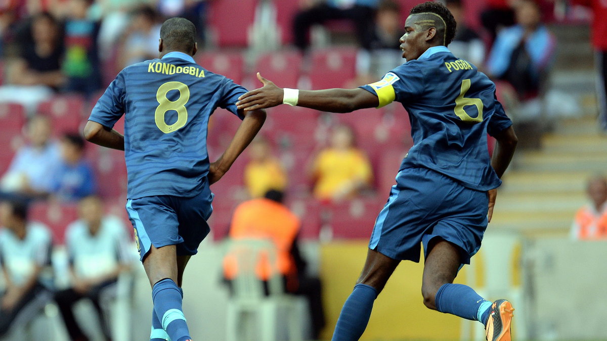 Geoffrey Kondogbia (w środku)