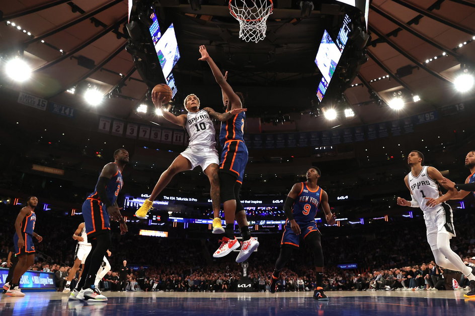 San Antonio Spurs v New York Knicks