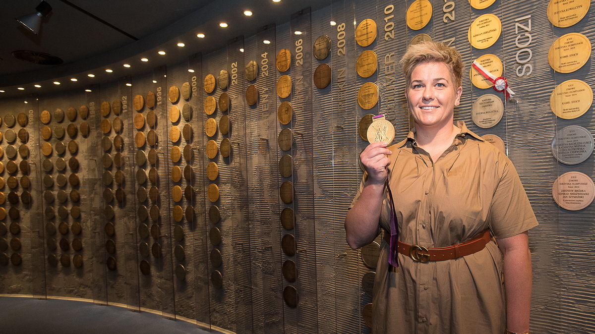 Anita Wlodarczyk. Lekkoatletyka. Centrum Olimpijskie im. Jana Pawla II. Odsloniecie repliki zlotego 