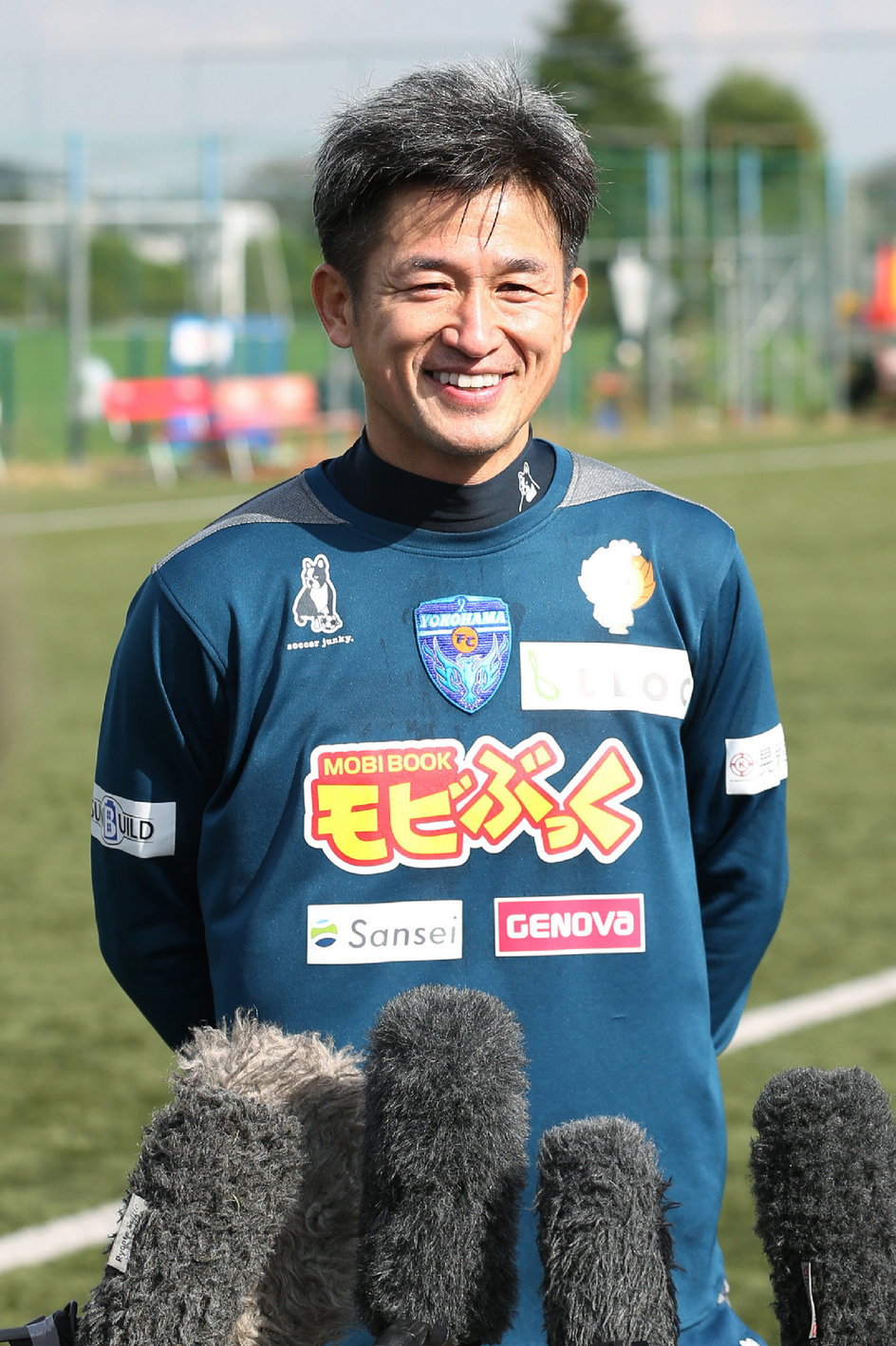 Kazuyoshi Miura trafi nawet do Księgi Rekordów Guinnessa, jako najstarszy strzelec gola w profesjonalnej lidze. Stało się to w marcu ubiegłego roku - miał wtedy 50 lat i 14 dni.