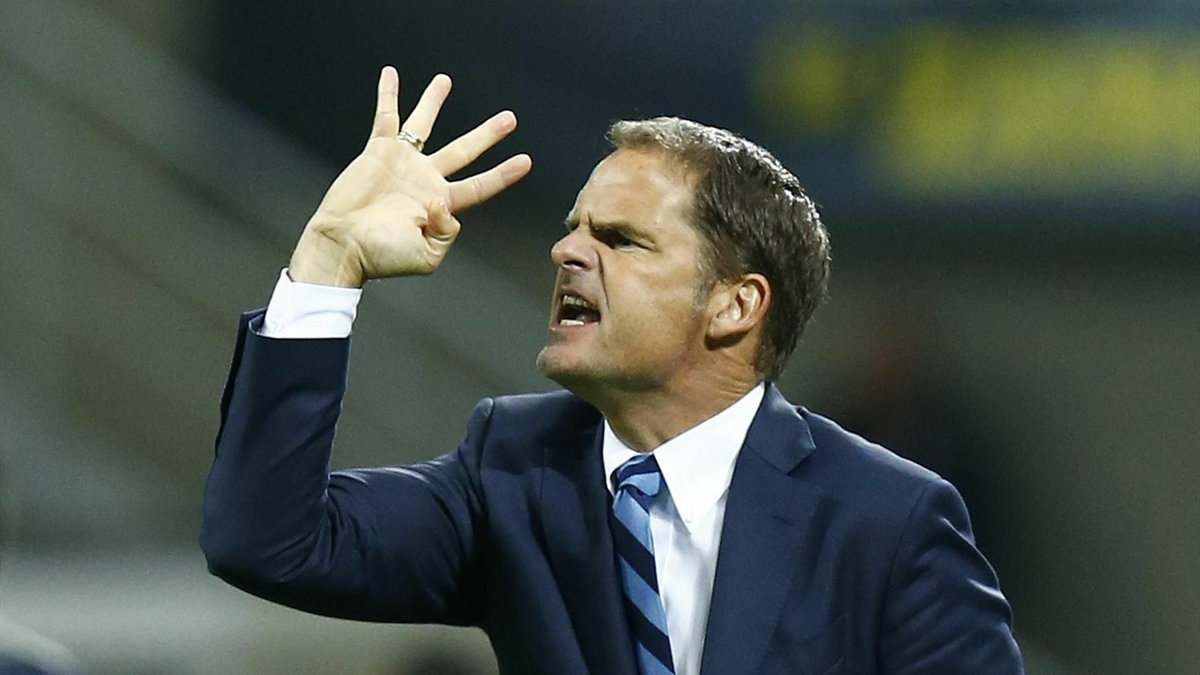 Frank De Boer rozkłada ręce coraz bardziej