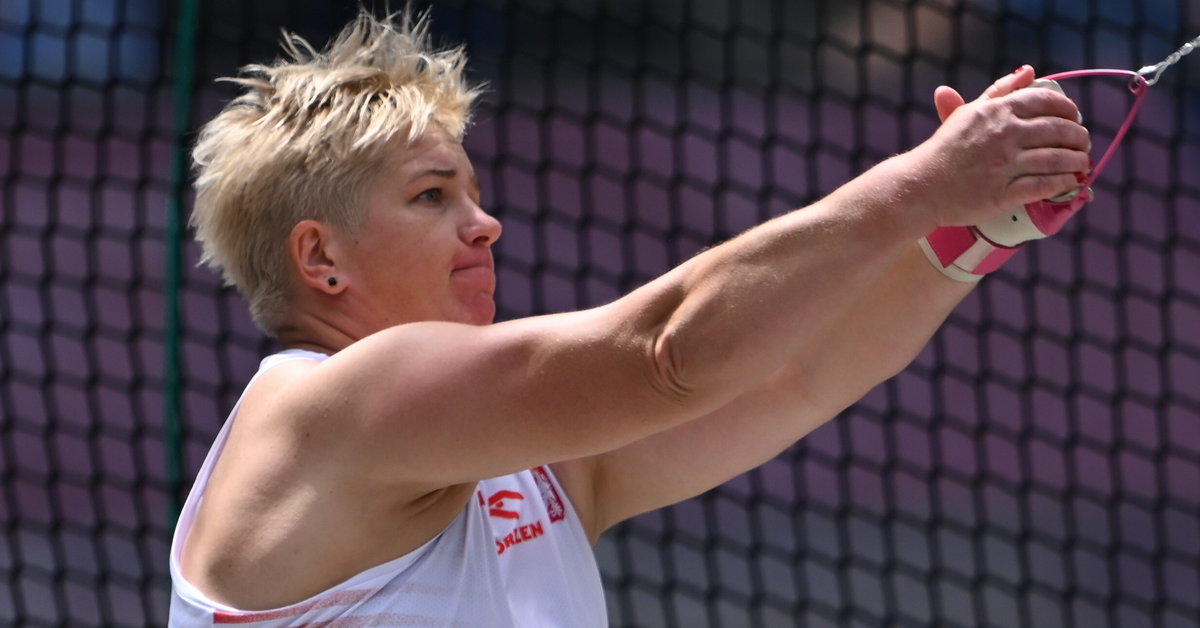 There is another medal for Poland!  Anita Włodarczyk did not disappoint.  What an achievement!
