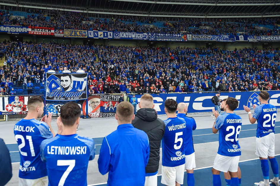 Pierwszy mecz Ruchu po powrocie na Stadion Śląski z trybun oglądało ponad 30 tys. kibiców