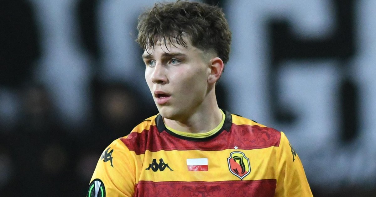 Nagły problem z transferem Oskara Pietuszewskiego. Media: oto powód