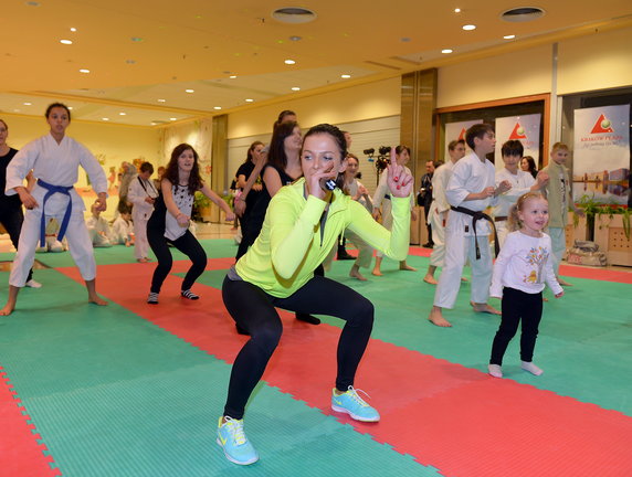 Anna Lewandowska ćwiczyła w centrum handlowym