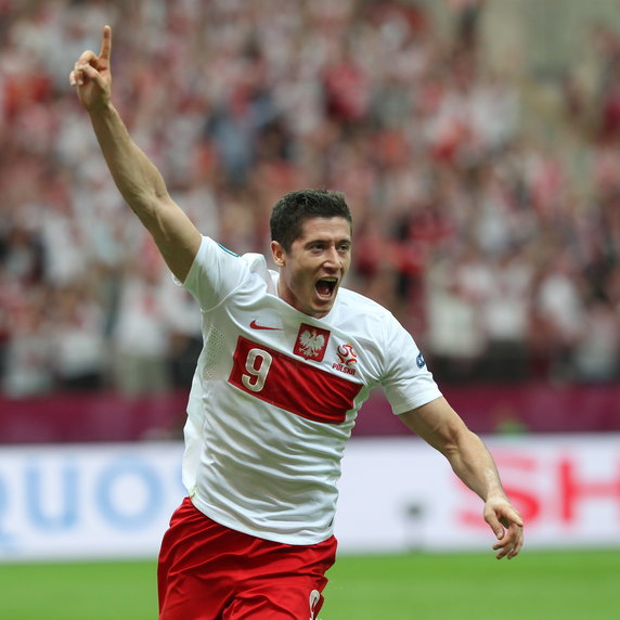 Robert Lewandowski podczas meczu z Grecją