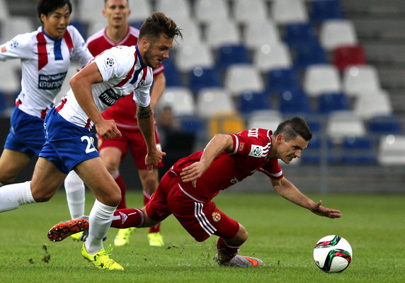 PIŁKA NOŻNA EKSTRAKLASA PODBESKIDZIE WISŁA KRAKÓW (Mateusz Szczepaniak Krzysztof Mączyński )