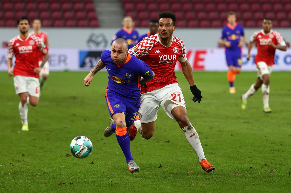 RB Leipzig w poprzedniej kolejce przegrał 2:3 z przedostatnim w lidze FSV Mainz. Za półmetkiem sezonu do prowadzącego Bayernu traci już siedem punktów.