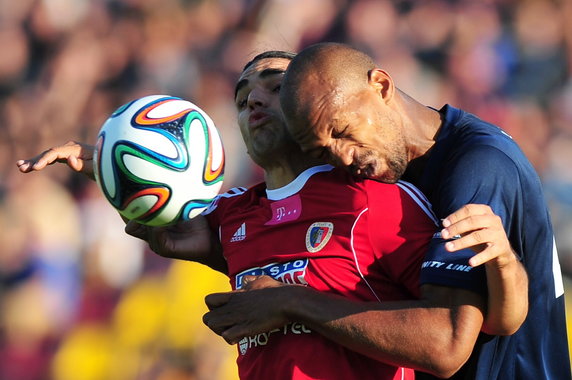 PIŁKARSKA EKSTRAKLASA POGOŃ KONTRA PIAST  (Ruben Jurado Hernani )