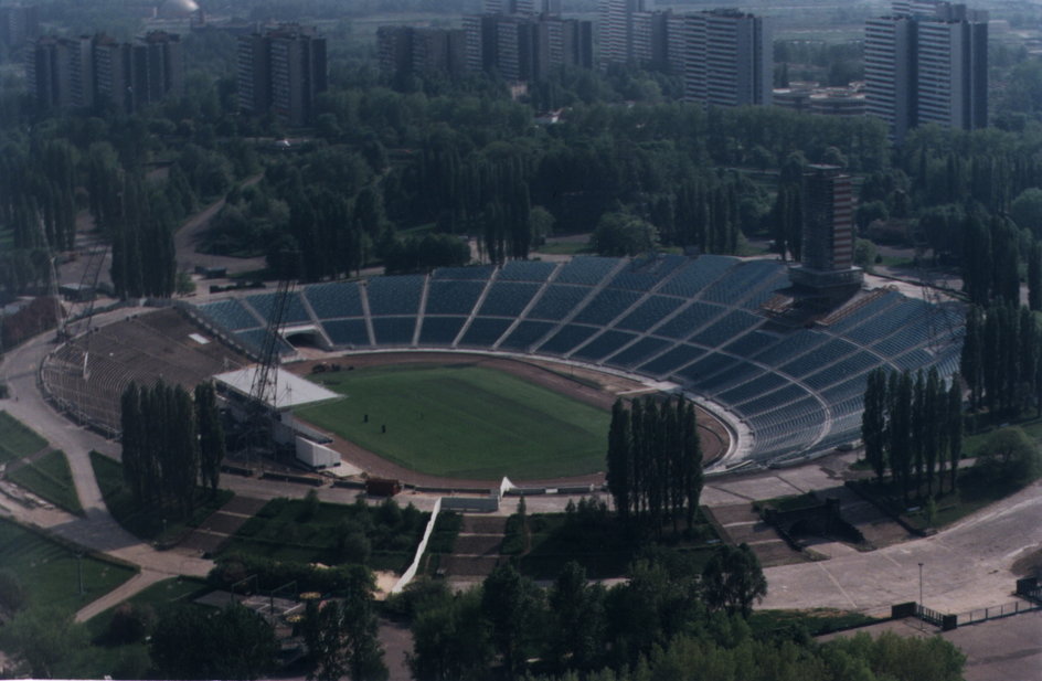 Stadion Śląski jeszcze przed gruntowną przebudową widziany z lotu ptaka