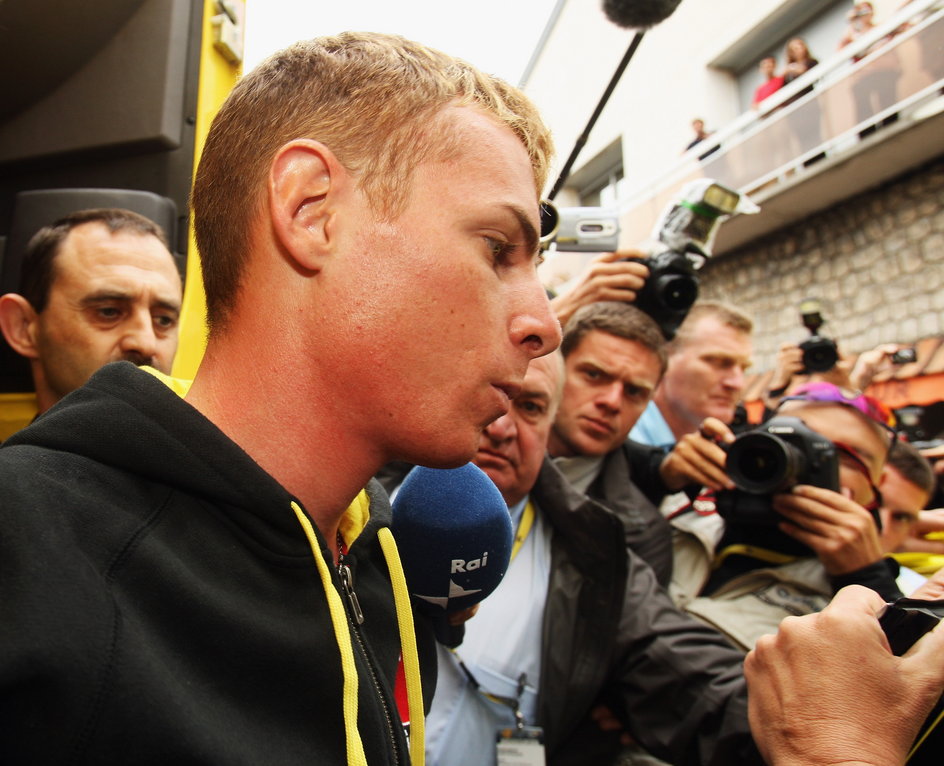 Riccardo Ricco zabierany przez policję. Tour de France 2008