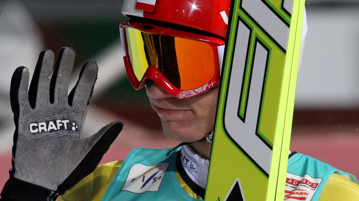 Kamil Stoch i jego napis na nartach