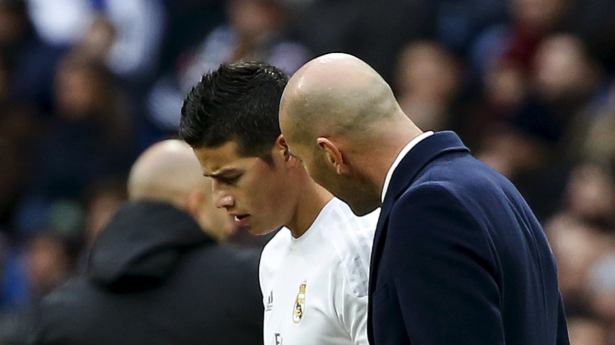 James Rodriguez (L) i Zinedine Zidane