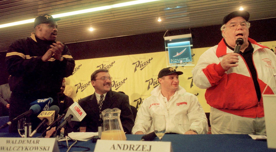Andrzej Gołota i Tim Witherspoon na konferencji prasowej przed walką