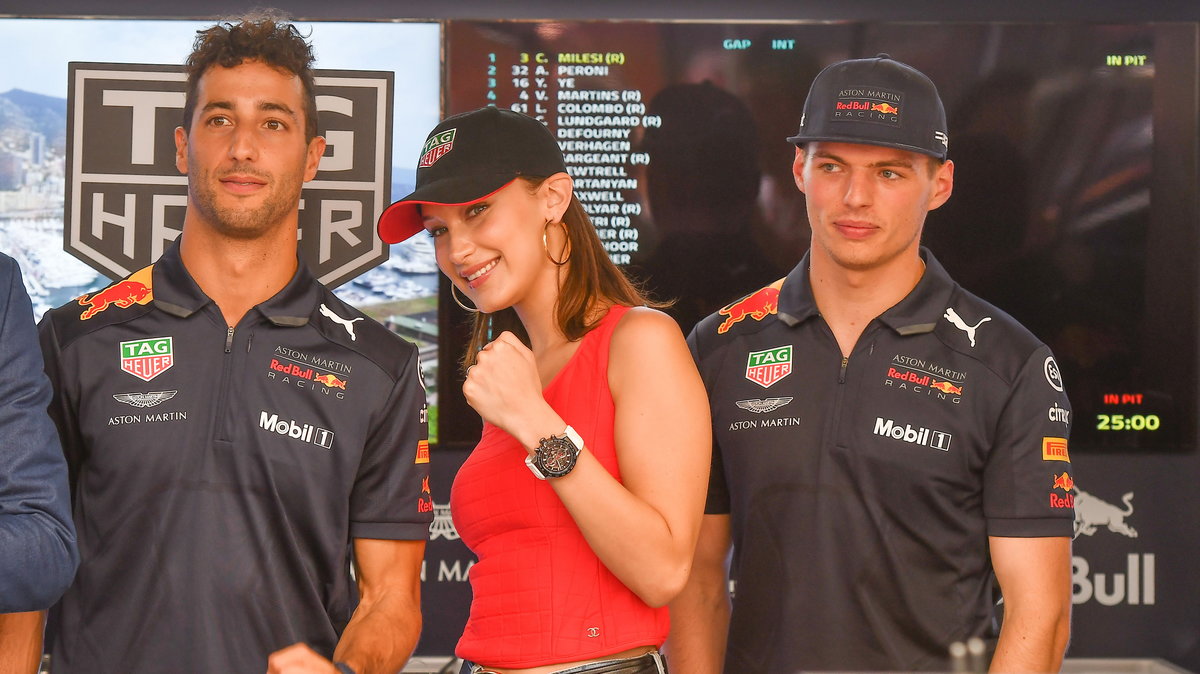 Daniel Ricciardo (L) i Max Verstappen (P)