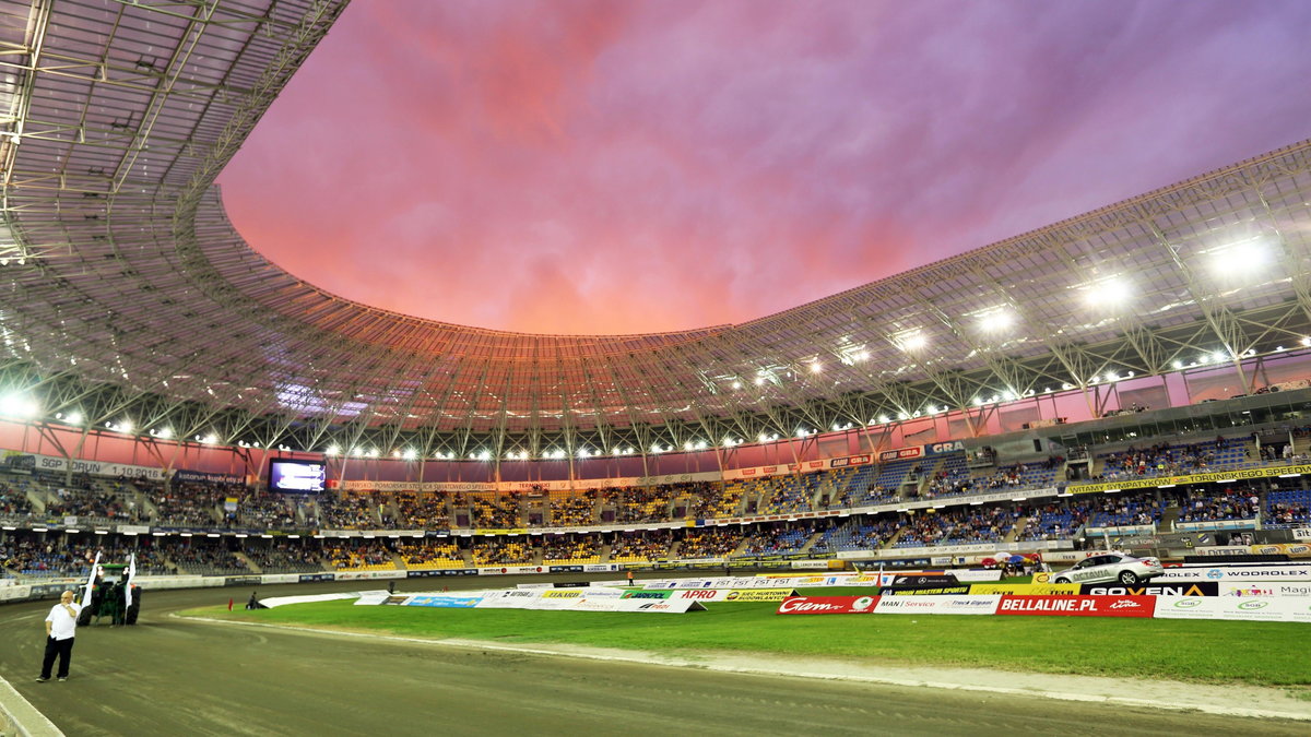 Motoarena pustoszeje. Rekordowy przychód na inaugurację