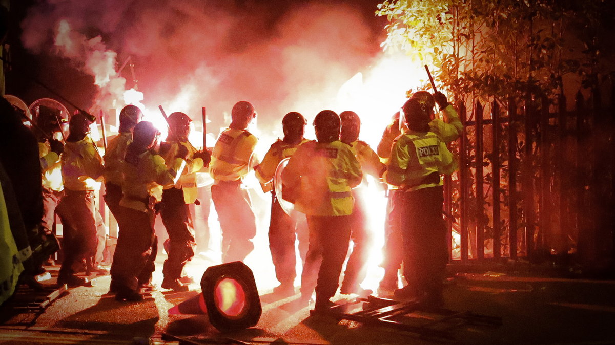 Angielscy policjanci w czasie zajść z udziałem kibiców Legii