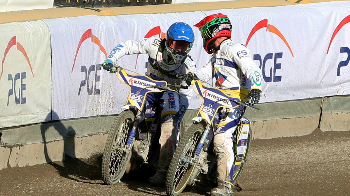 Chris Holder (czerwony kask) i Igor Kopeć-Sobczyński