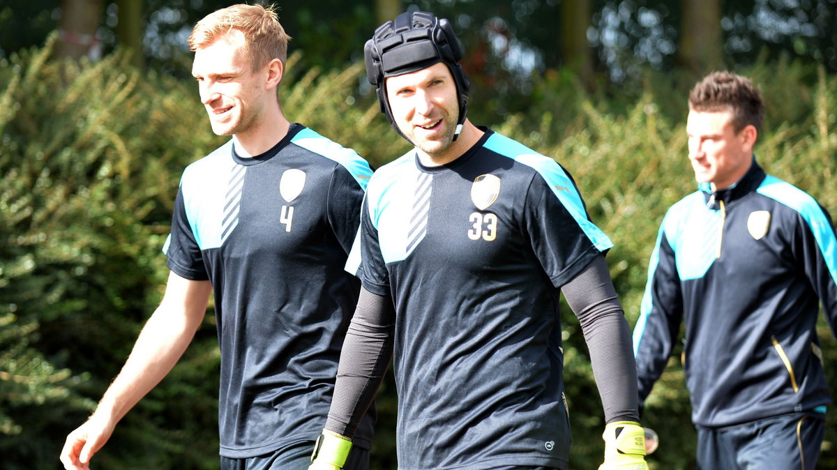 Petr Cech (C)