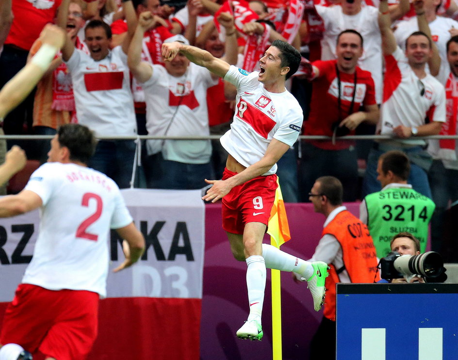 Robert Lewandowski świętuje zdobycie bramki z Grecją (2012)