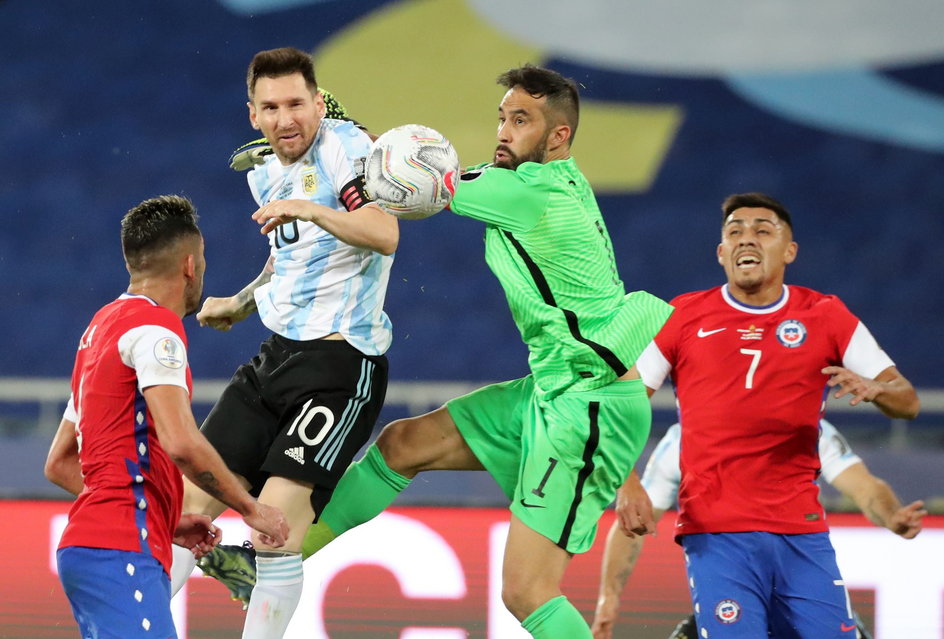 Lionel Messi zdobył bramkę w meczu z Chile, ale jego koledzy słabiej się spisali i mecz skończył się wynikiem 1:1.