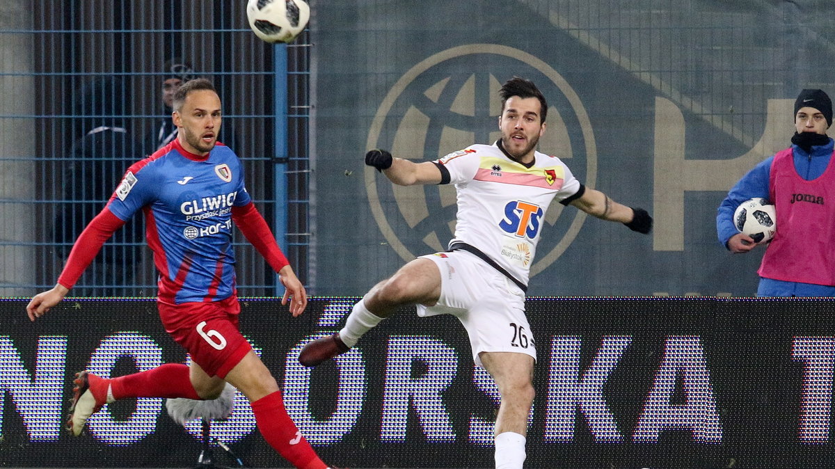 18212197 - PIŁKA NOŻNA EKSTRAKLASA PIAST JAGIELLONIA (Tom Hateley Martin Pospisil)