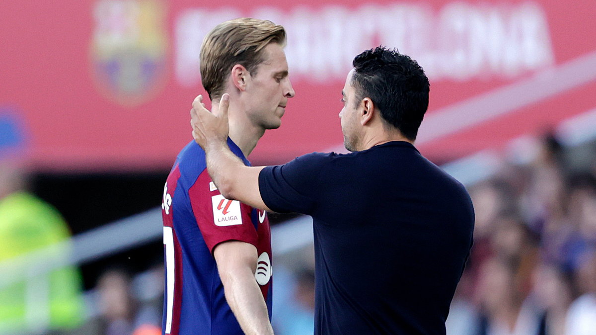 Frenkie de Jong i Xavi Hernandez