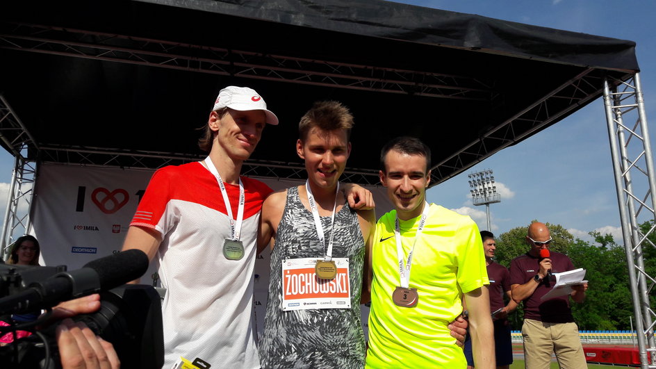 Najlepsi w kategorii open: Paweł Rozmianiec (z lewej), Daniel Żochowski  i Rafał Wronowski (z prawej)