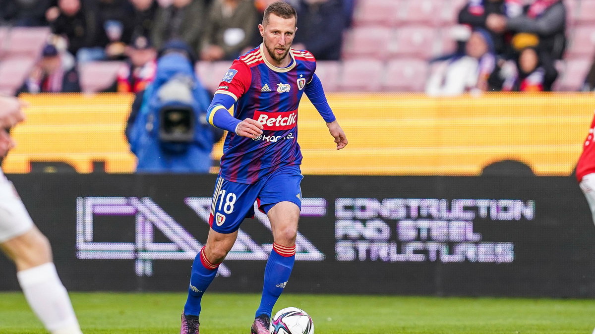 Pilka nozna. PKO Ekstraklasa. Wisla Krakow - Piast Gliwice. 03.04.2022