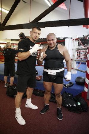 Tomasz Adamek (po lewej) i David Tua