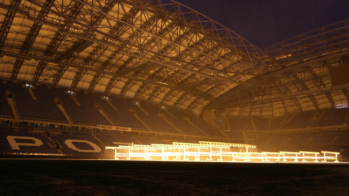 Lampy solarne na Stadionie Miejskim w Poznaniu