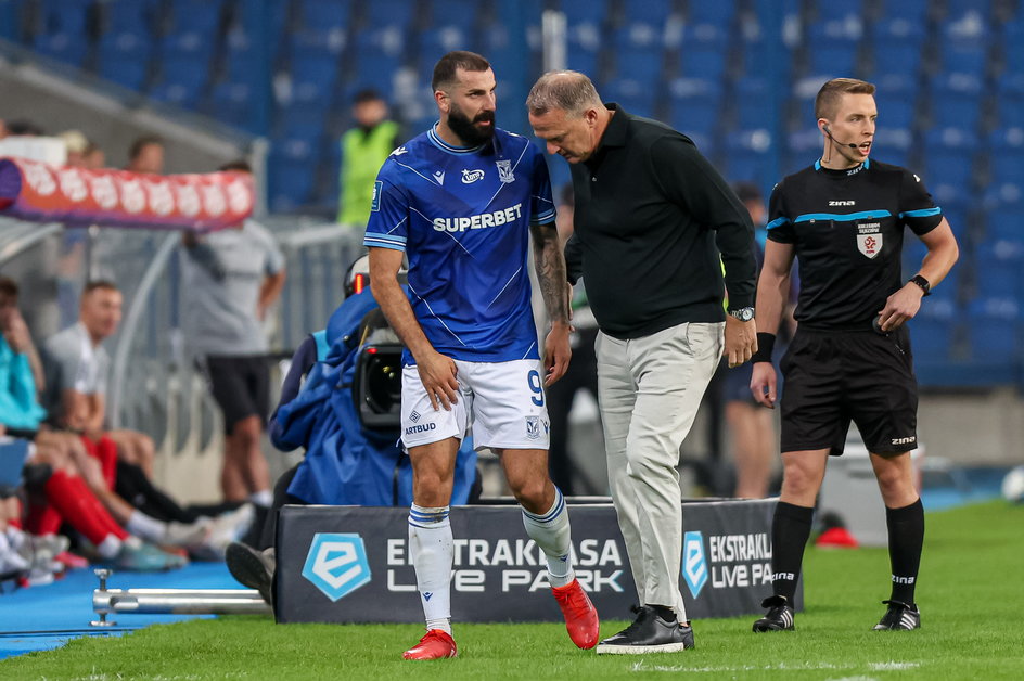 Mikael Ishak i John van den Brom podczas meczu Lecha z Górnikiem (1:1)